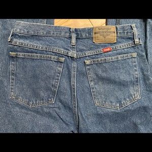 Men’s Wrangler jeans size 32x34